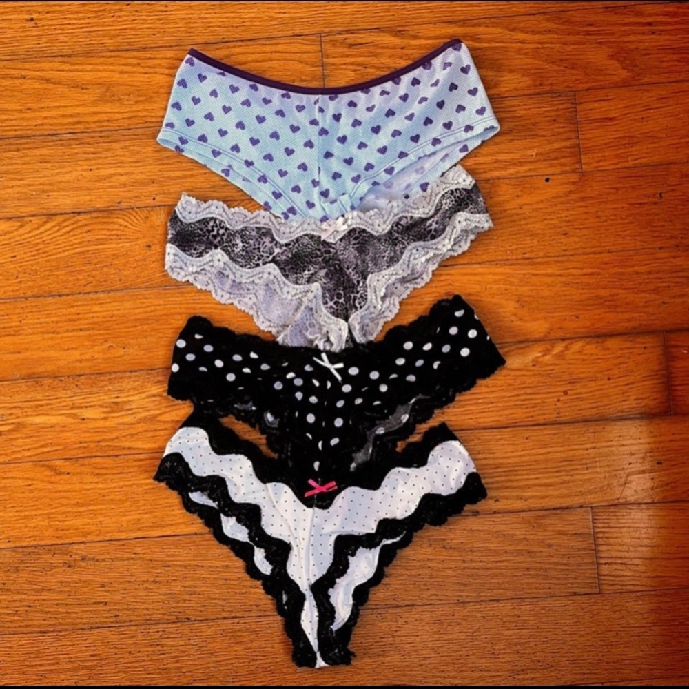 Victoria's Secret Scallop Polka Dot Pin Up Lace upLingerie Cheeky Bikini Panties